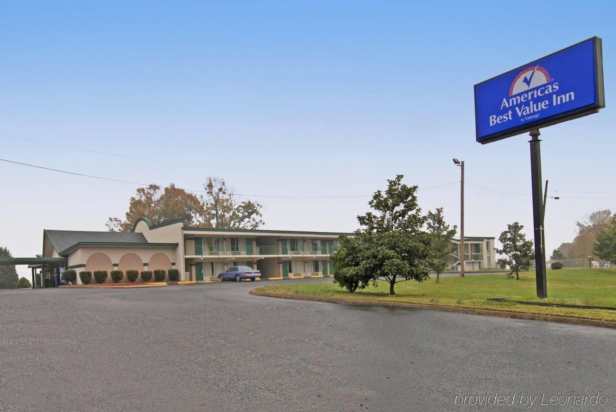 Days Inn By Wyndham Monroe Nc Eksteriør bilde